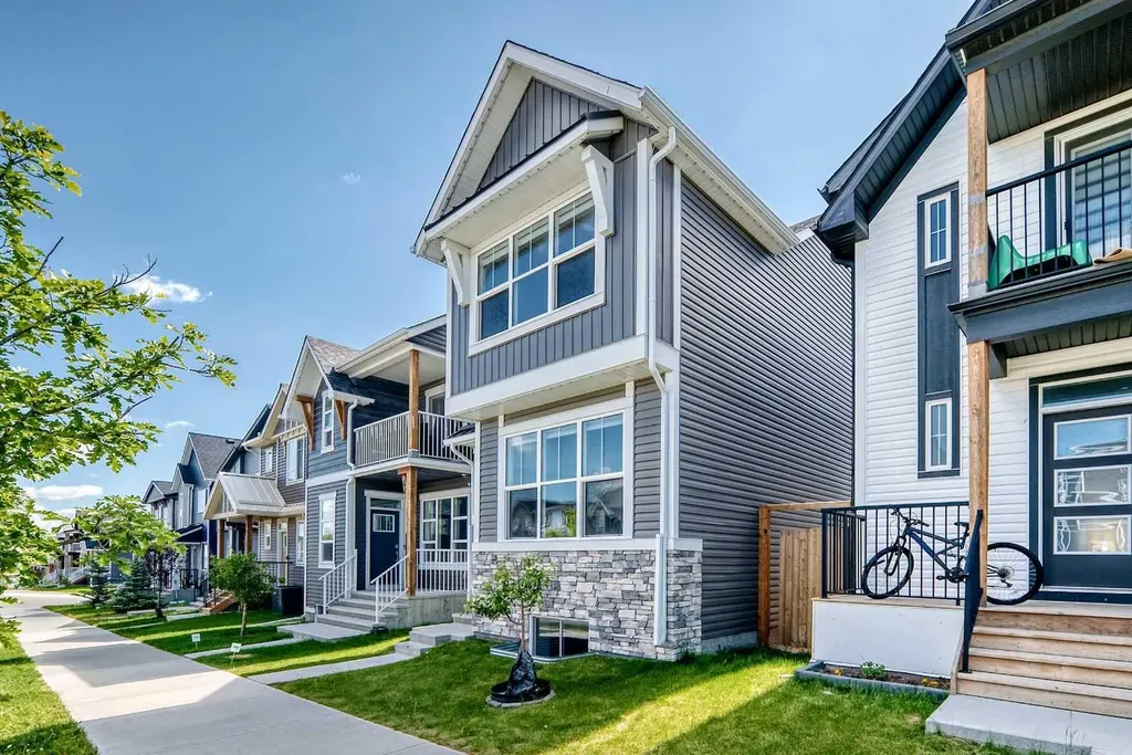 673 Livingston Way NE Calgary AB T3P1N8