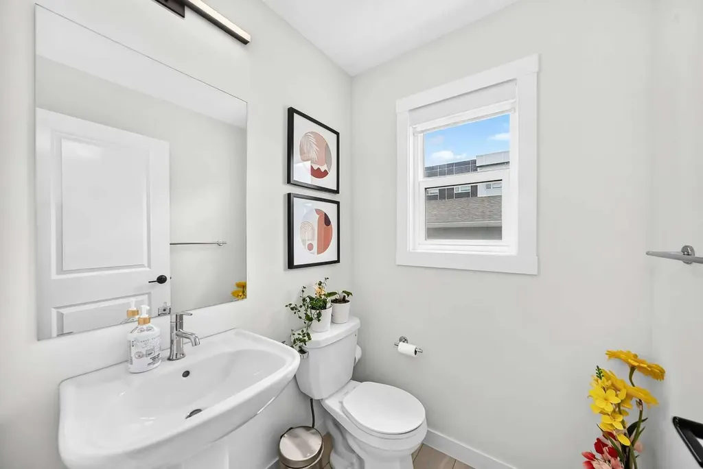 673 Livingston Way NE Calgary AB T3P1N8