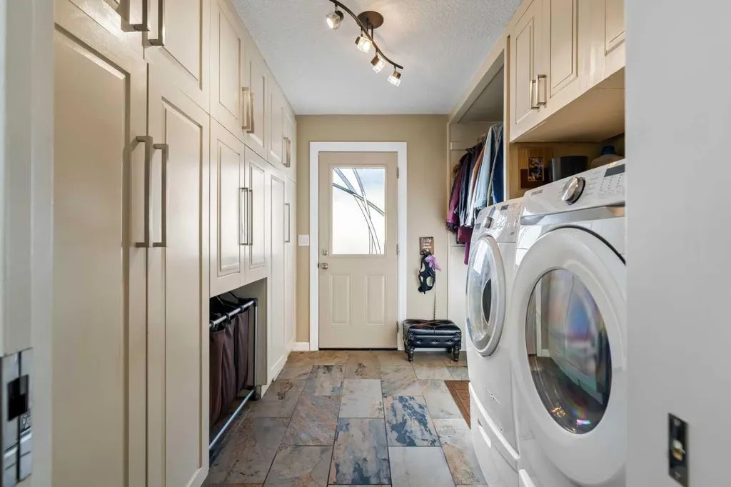 85 Sunset Way SE Calgary AB T2X 3C1