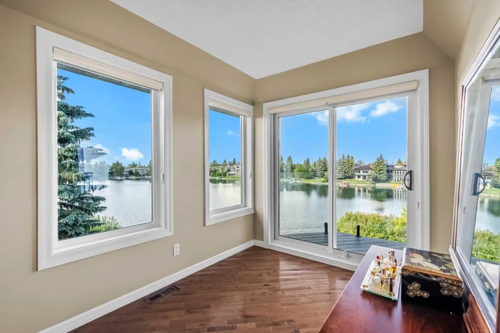 85 Sunset Way SE Calgary AB T2X 3C1