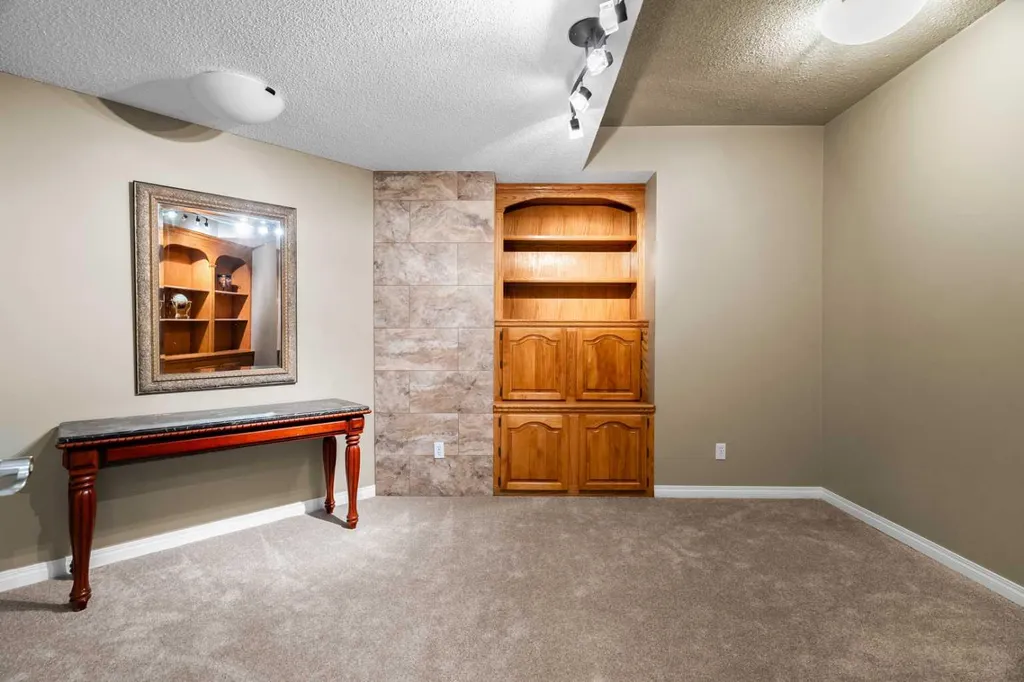 85 Sunset Way SE Calgary AB T2X 3C1