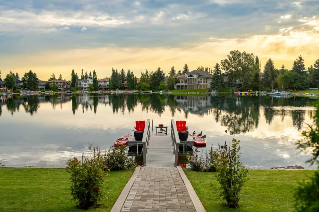 85 Sunset Way SE Calgary AB T2X 3C1
