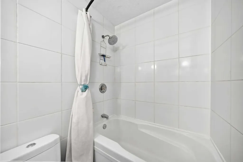 6108 Lloyd Crescent SW Calgary AB T3E 5V7