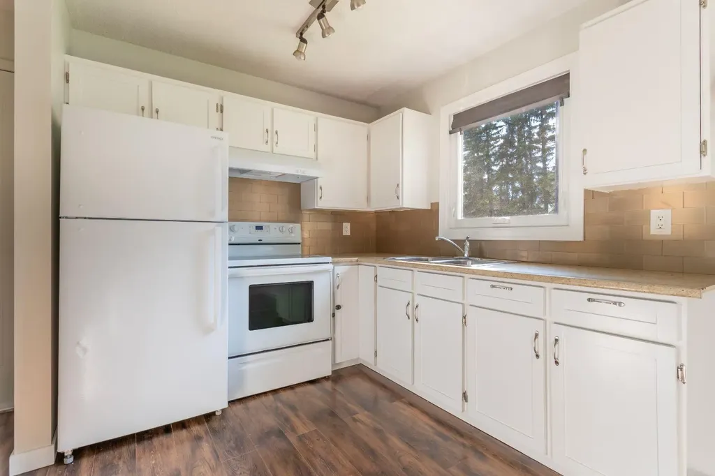3409 49 Avenue Lloydminster SK S9V 2A2