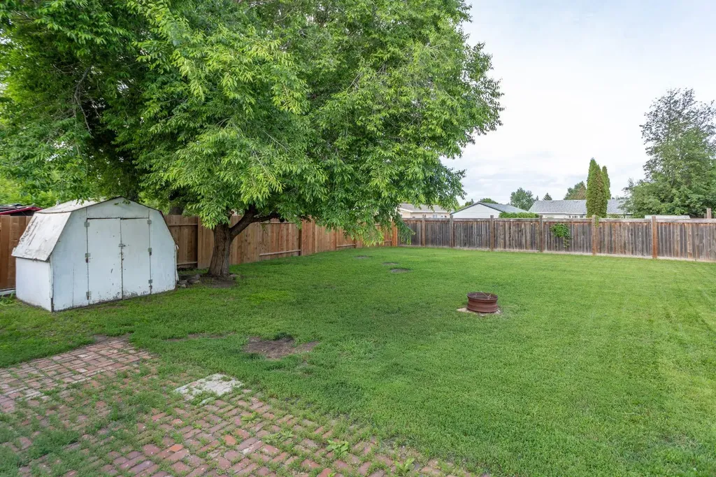 3409 49 Avenue Lloydminster SK S9V 2A2