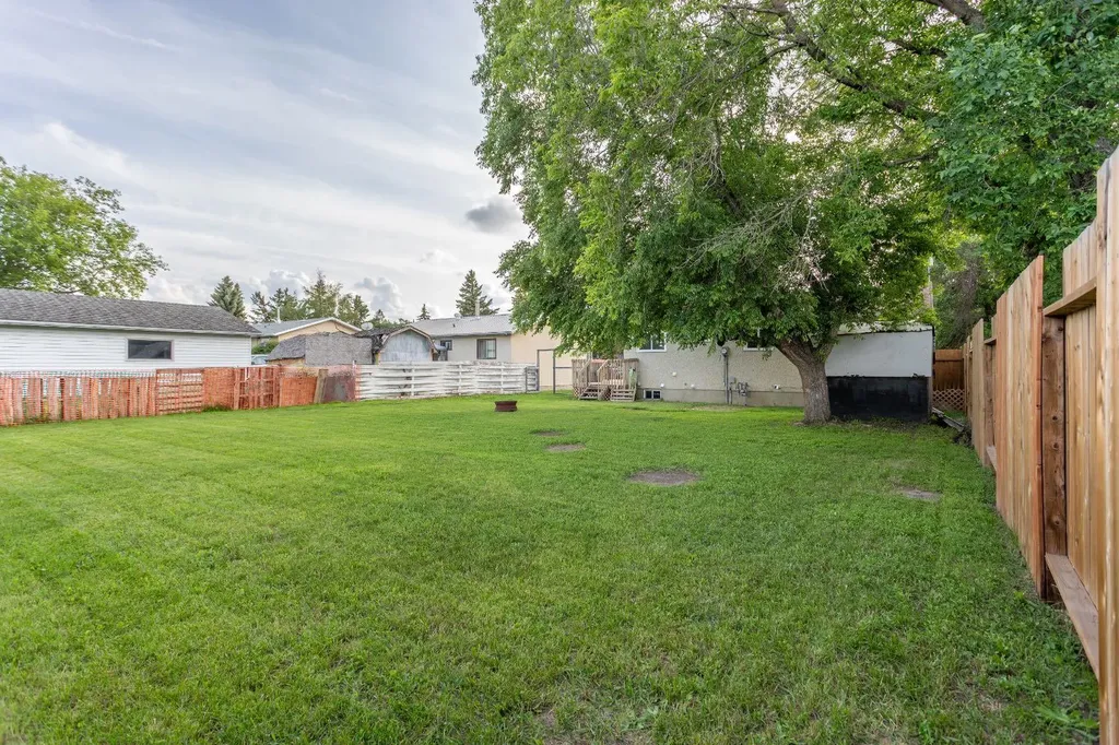 3409 49 Avenue Lloydminster SK S9V 2A2