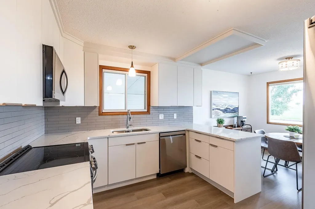 851 Mccutcheon Drive NW Medicine Hat AB T1A6X9