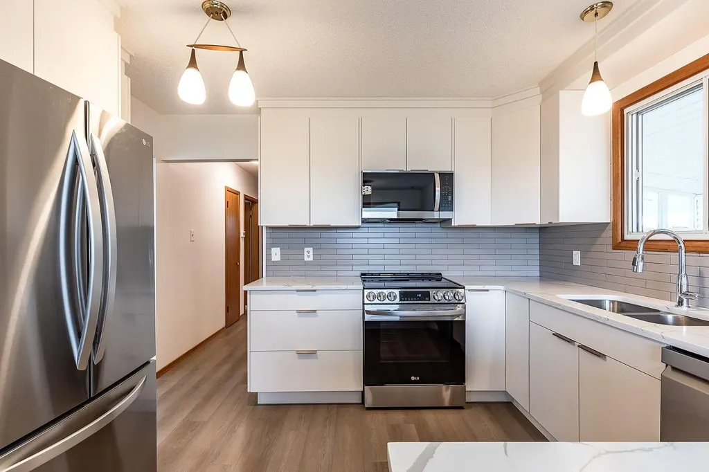 851 Mccutcheon Drive NW Medicine Hat AB T1A6X9