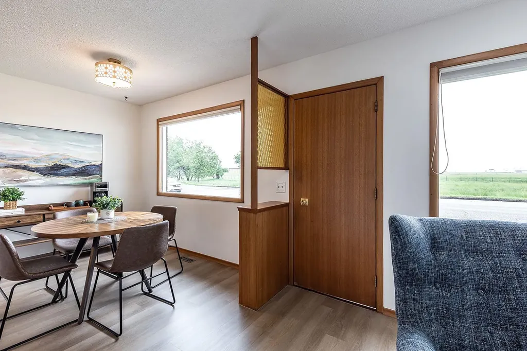 851 Mccutcheon Drive NW Medicine Hat AB T1A6X9
