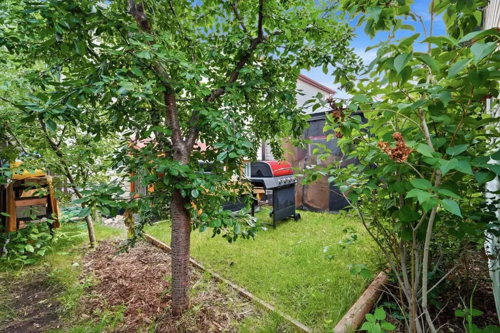 110 Bridlewood Avenue SW Calgary AB T2Y 3T1
