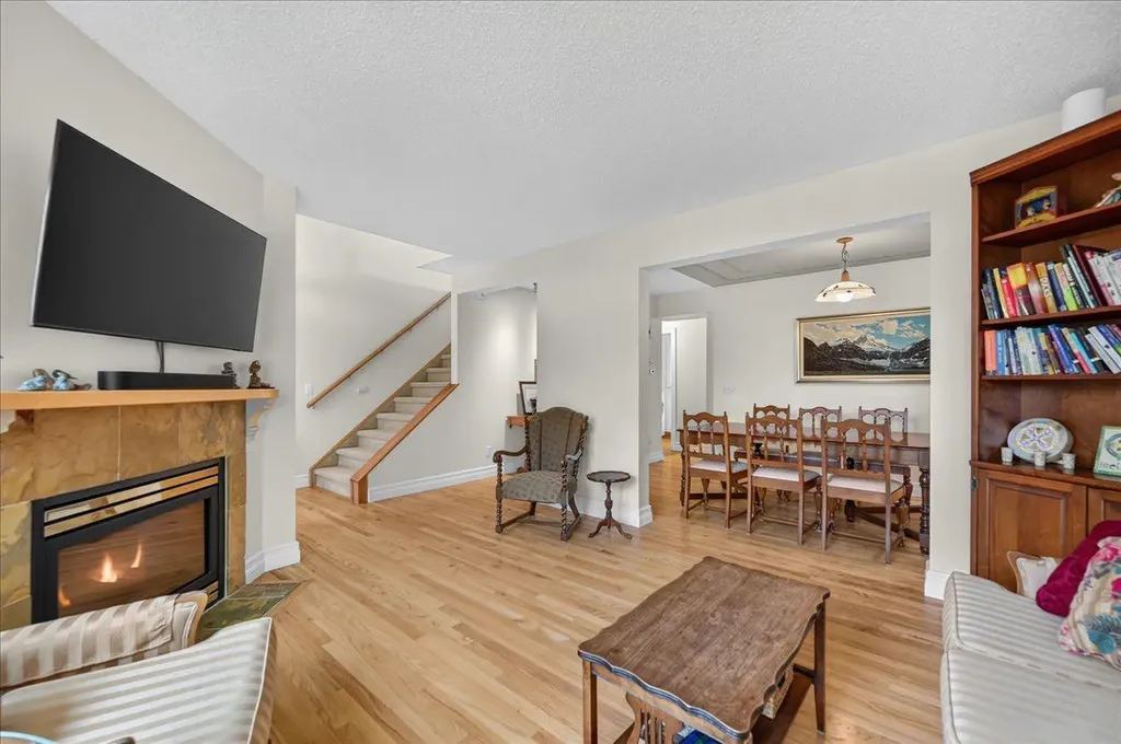 2511 Exshaw Road NW Calgary AB T2M4E6