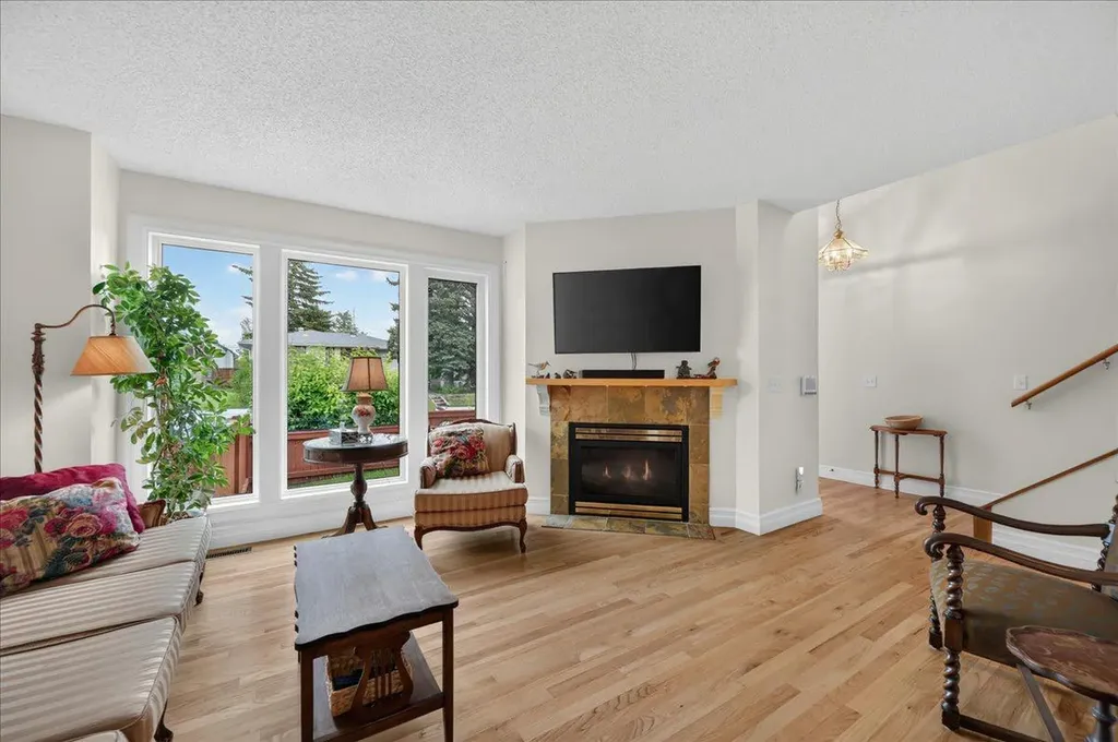 2511 Exshaw Road NW Calgary AB T2M4E6