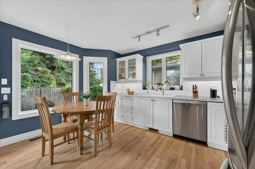 2511 Exshaw Road NW Calgary AB T2M4E6