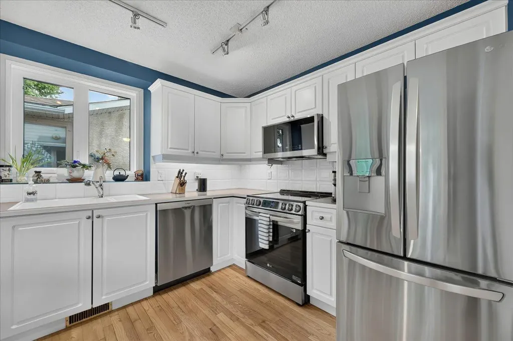 2511 Exshaw Road NW Calgary AB T2M4E6
