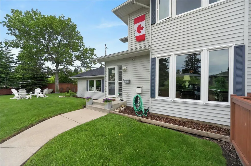 2511 Exshaw Road NW Calgary AB T2M4E6