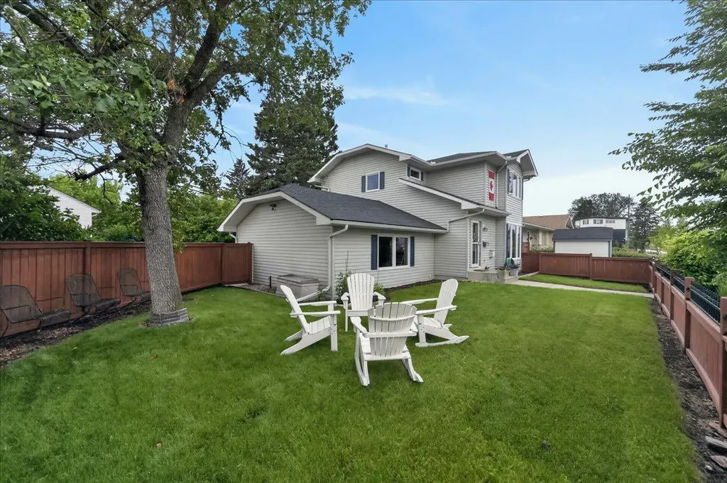 2511 Exshaw Road NW Calgary AB T2M4E6
