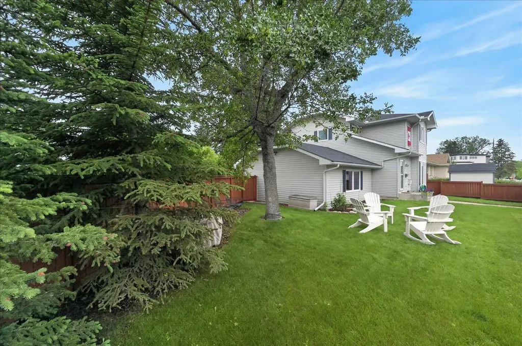 2511 Exshaw Road NW Calgary AB T2M4E6