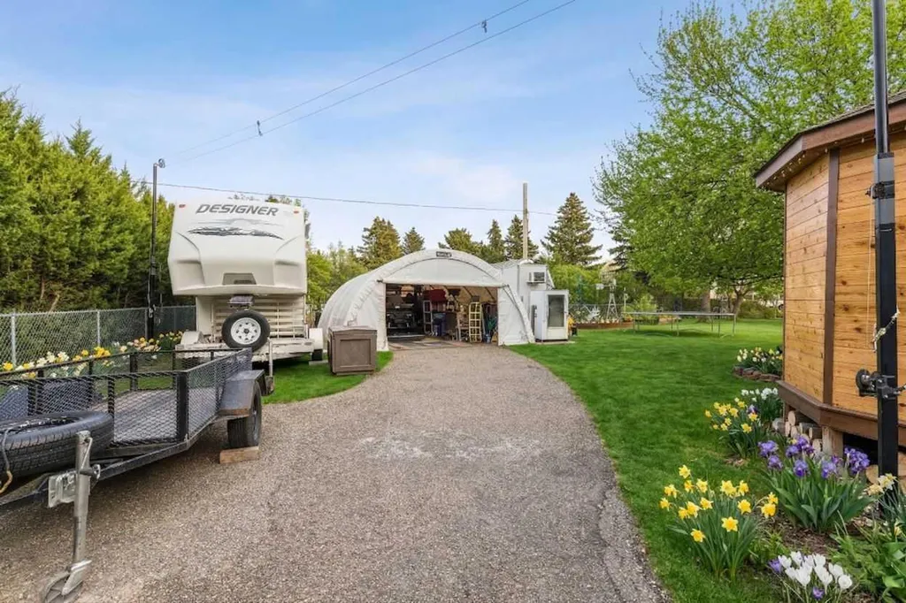 512 11 Street Dunmore AB T1B 0K4