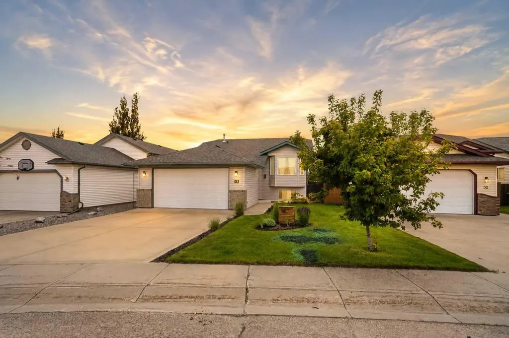 48 Dodge Avenue Red Deer AB T4R 3E8