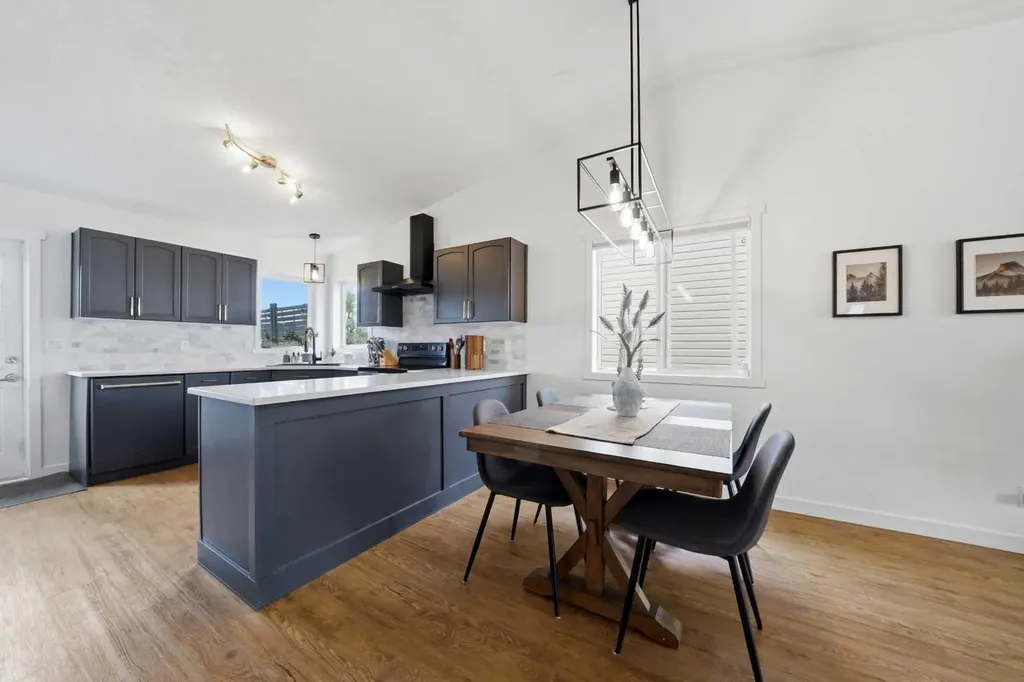 48 Dodge Avenue Red Deer AB T4R 3E8