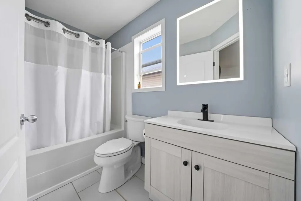 48 Dodge Avenue Red Deer AB T4R 3E8