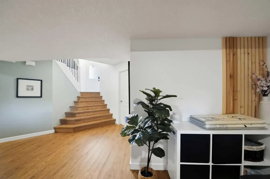48 Dodge Avenue Red Deer AB T4R 3E8