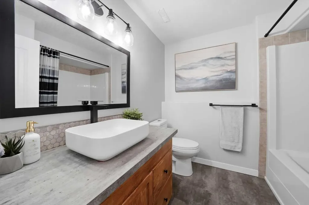 48 Dodge Avenue Red Deer AB T4R 3E8