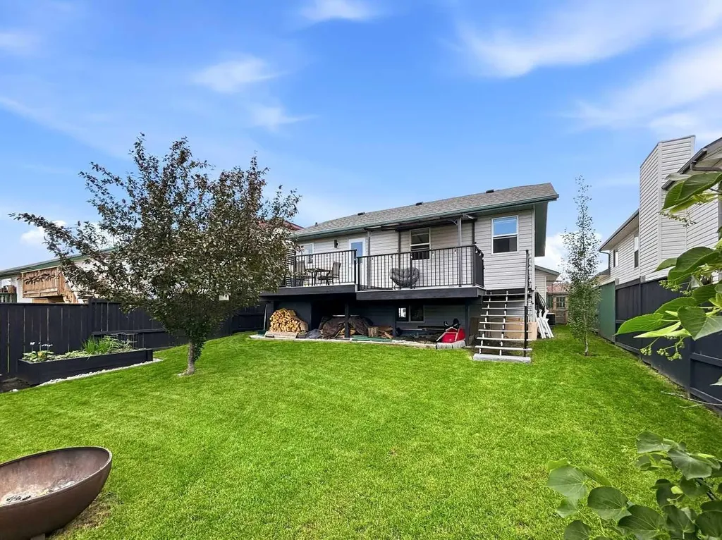 48 Dodge Avenue Red Deer AB T4R 3E8