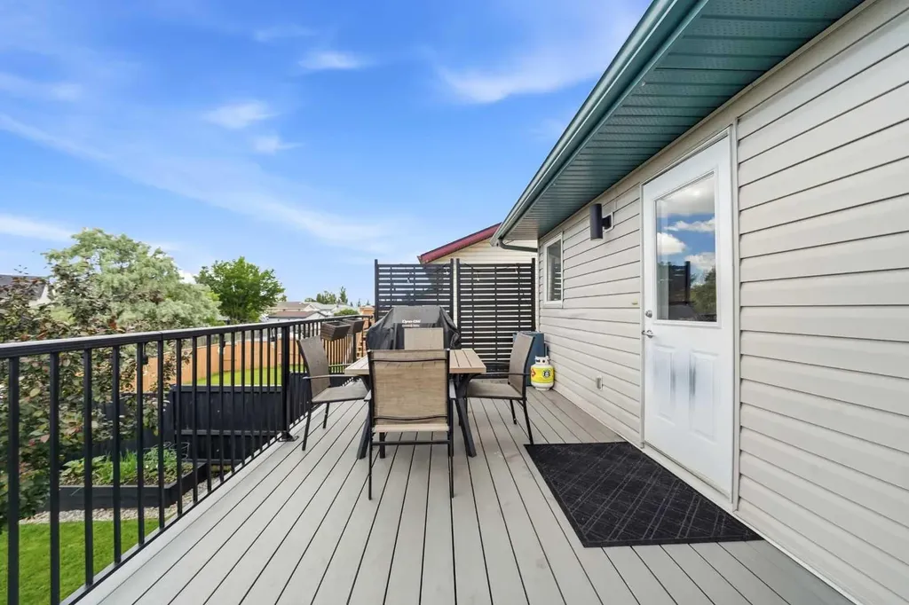 48 Dodge Avenue Red Deer AB T4R 3E8