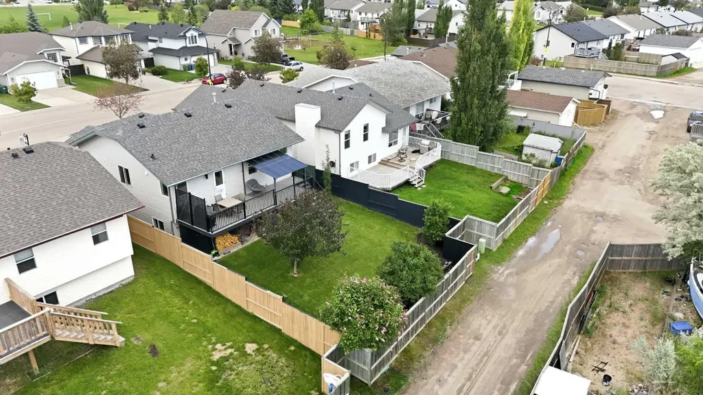 48 Dodge Avenue Red Deer AB T4R 3E8