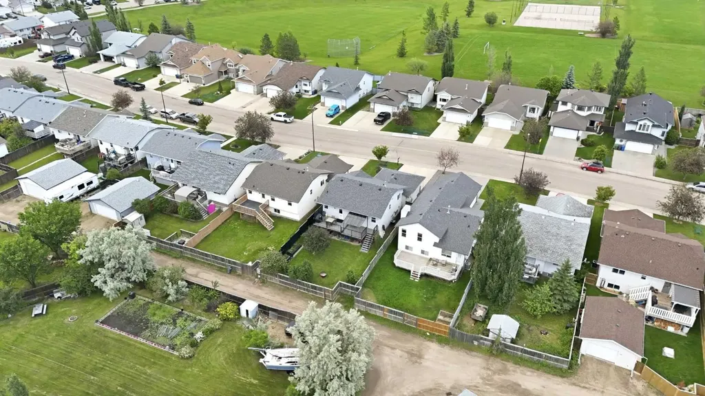 48 Dodge Avenue Red Deer AB T4R 3E8