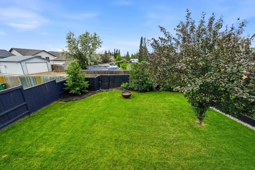 48 Dodge Avenue Red Deer AB T4R 3E8