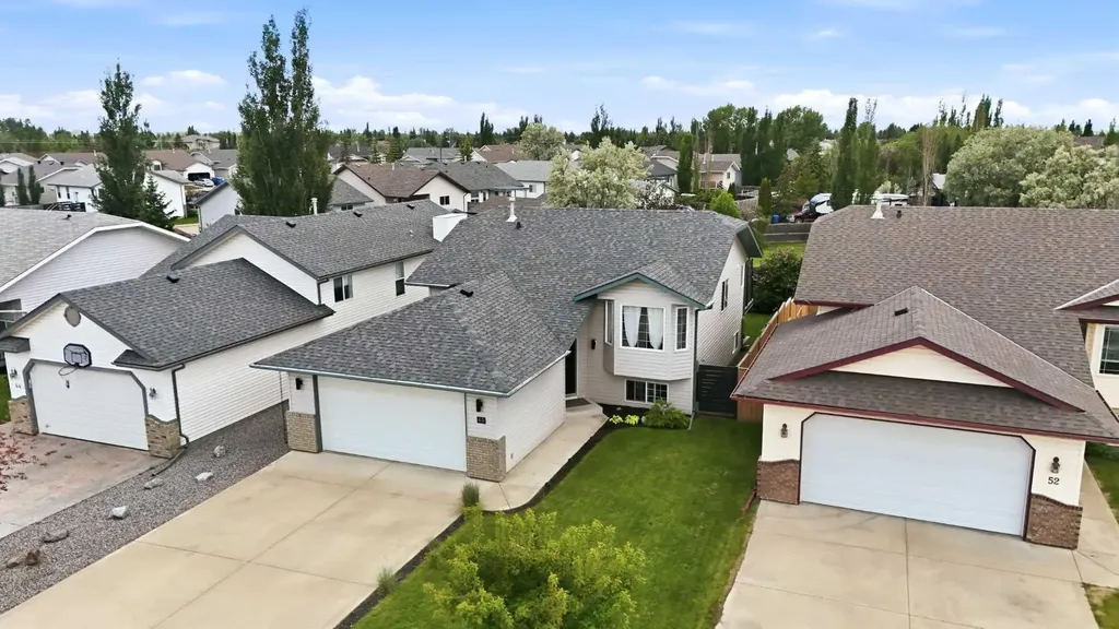 48 Dodge Avenue Red Deer AB T4R 3E8