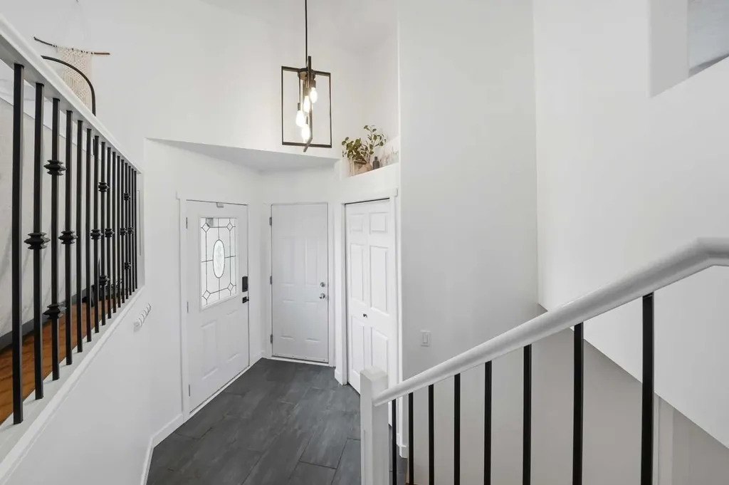 48 Dodge Avenue Red Deer AB T4R 3E8