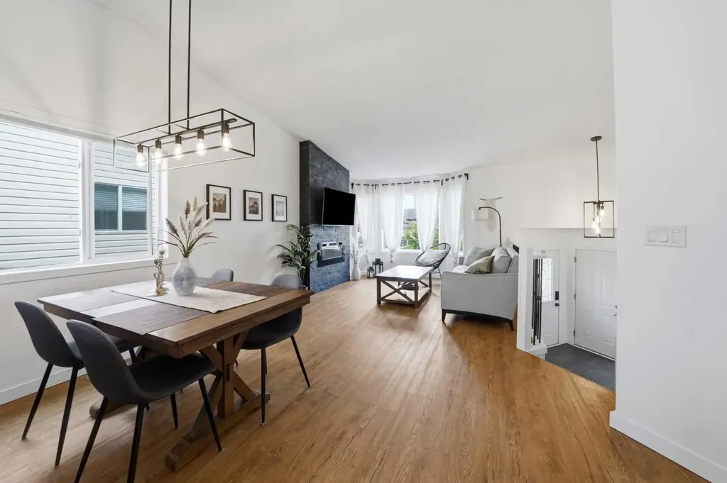 48 Dodge Avenue Red Deer AB T4R 3E8