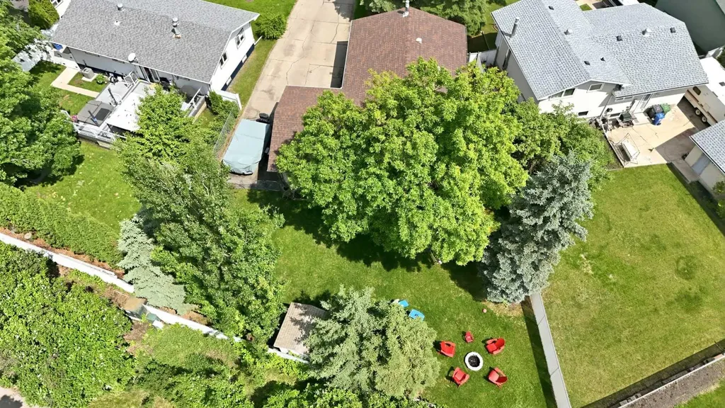 12 Malcolm Crescent Red Deer AB T4N 0J8