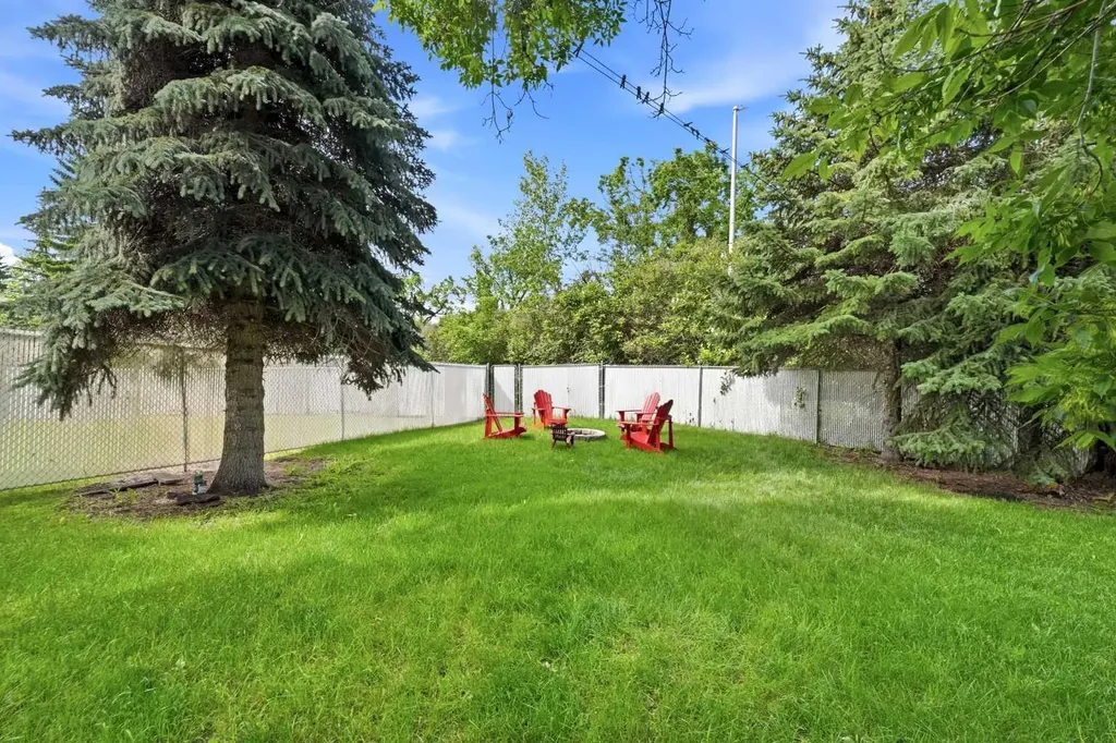 12 Malcolm Crescent Red Deer AB T4N 0J8