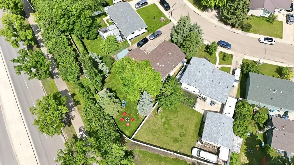 12 Malcolm Crescent Red Deer AB T4N 0J8