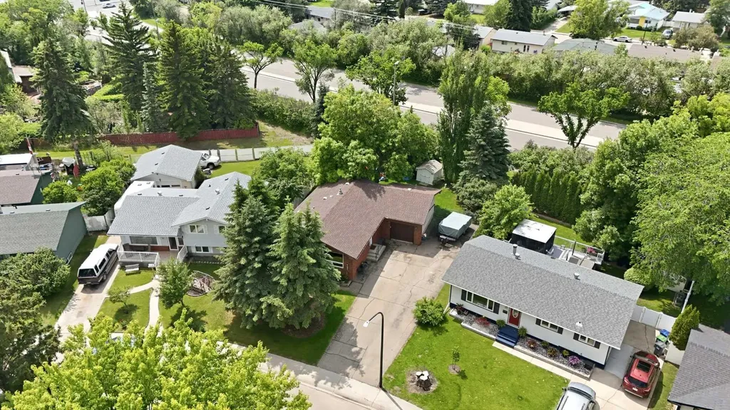 12 Malcolm Crescent Red Deer AB T4N 0J8