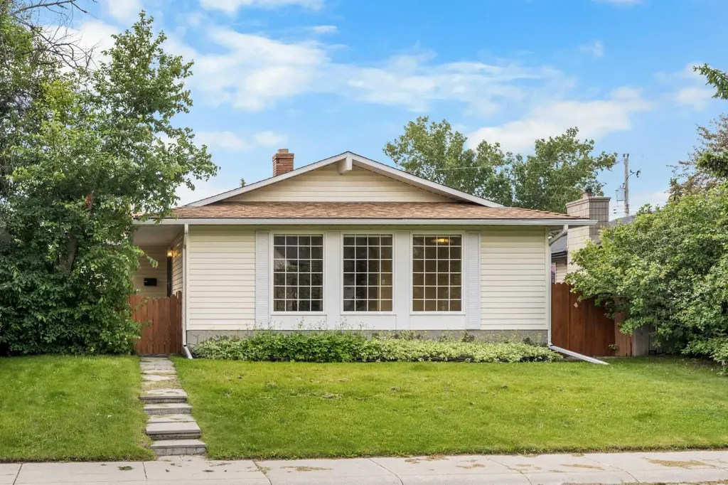 4907 Vantage Crescent NW Calgary AB T3A 1X6