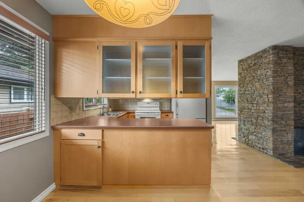 4907 Vantage Crescent NW Calgary AB T3A 1X6