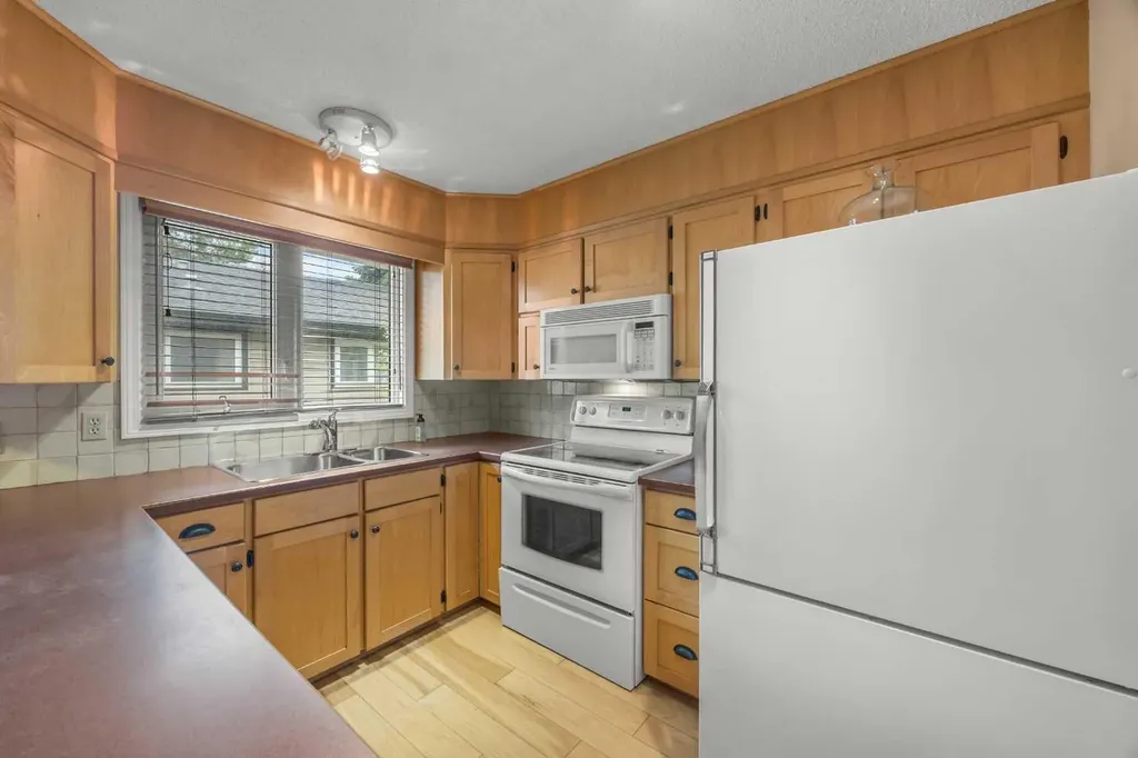 4907 Vantage Crescent NW Calgary AB T3A 1X6