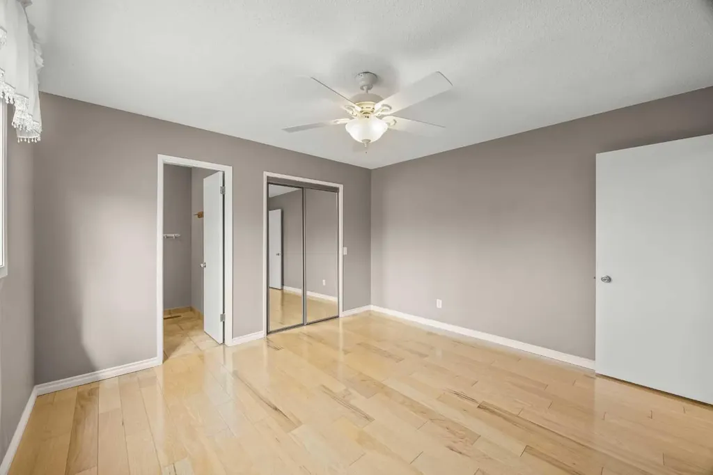 4907 Vantage Crescent NW Calgary AB T3A 1X6