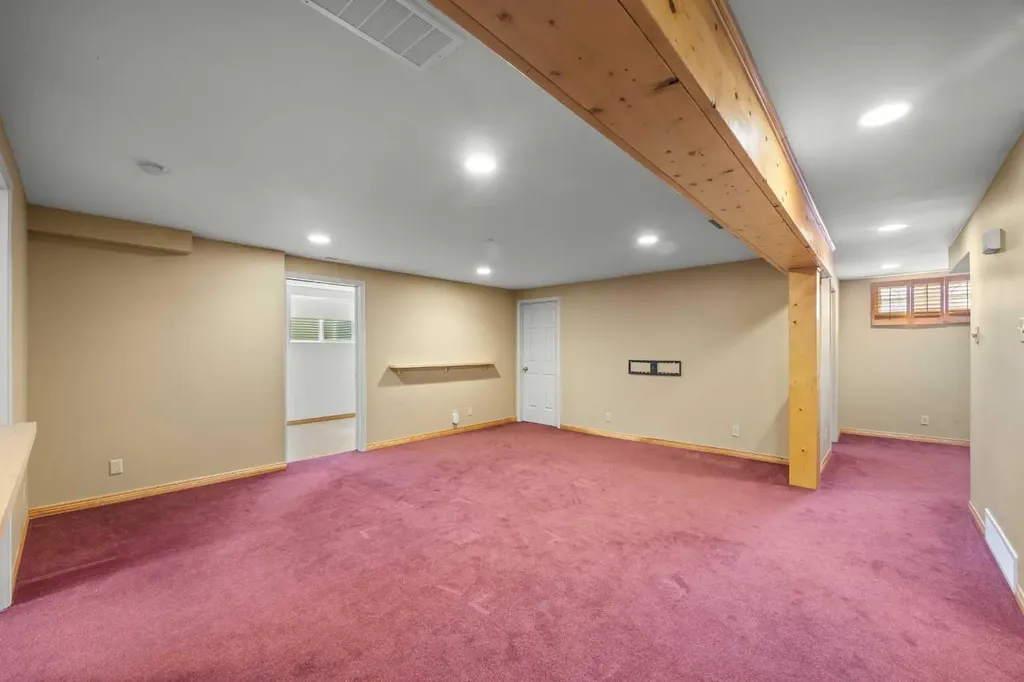 4907 Vantage Crescent NW Calgary AB T3A 1X6