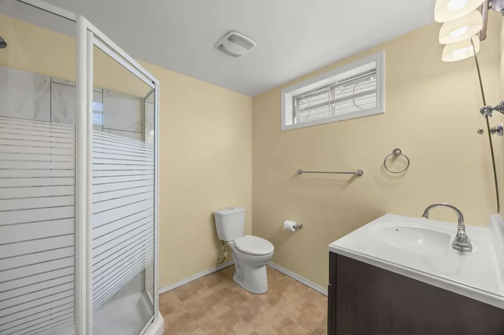 4907 Vantage Crescent NW Calgary AB T3A 1X6