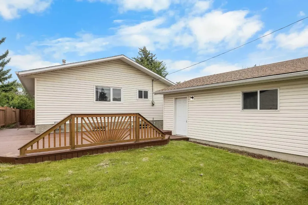 4907 Vantage Crescent NW Calgary AB T3A 1X6