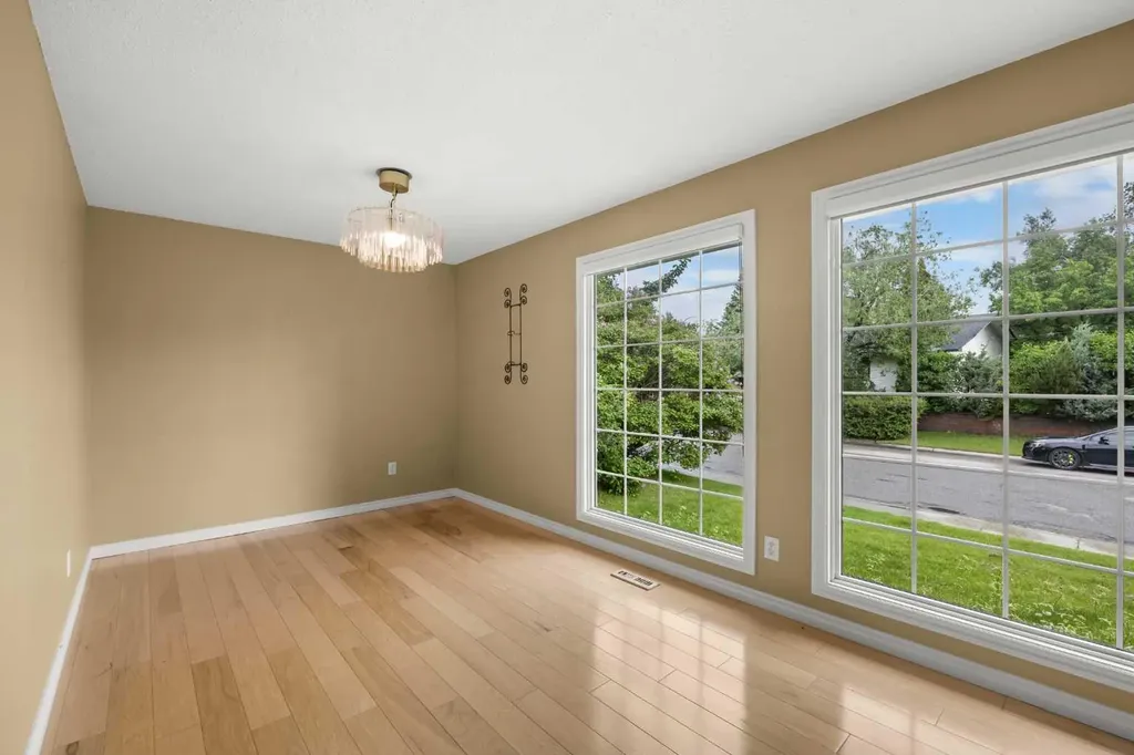 4907 Vantage Crescent NW Calgary AB T3A 1X6