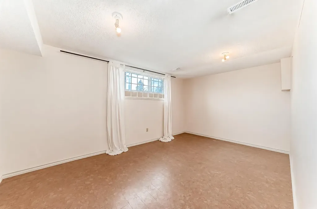 274 Templeview Way NE Calgary AB T1Y 3Y9