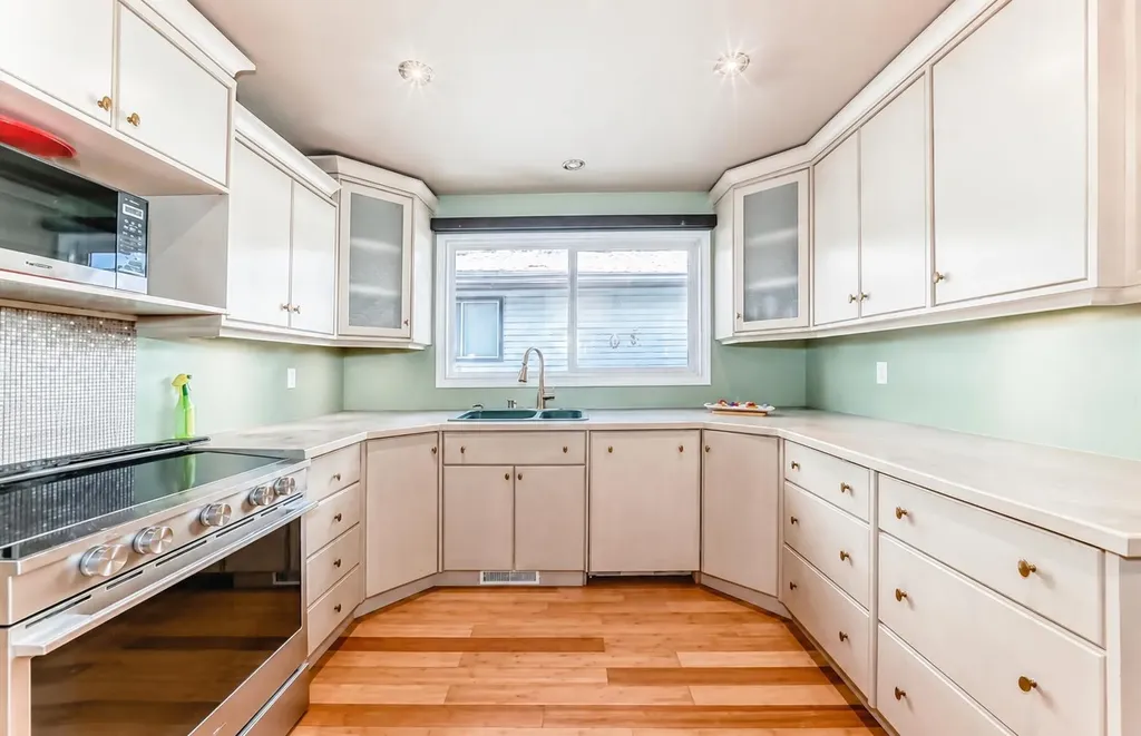 274 Templeview Way NE Calgary AB T1Y 3Y9