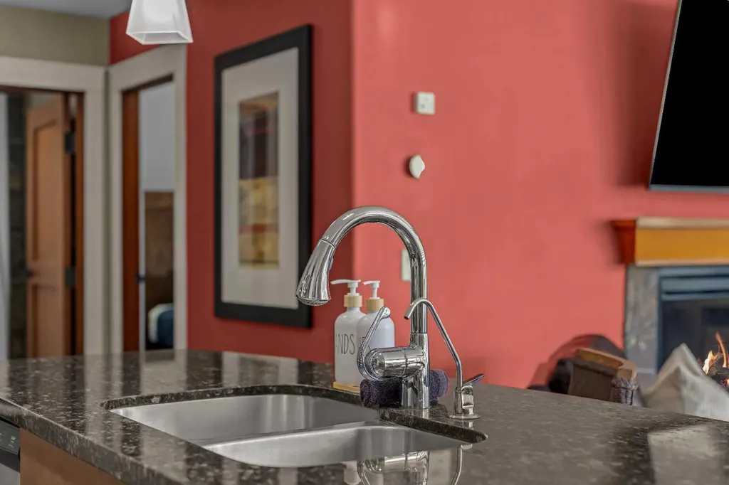 191 Kananaskis Way Canmore AB T1W 0A3
